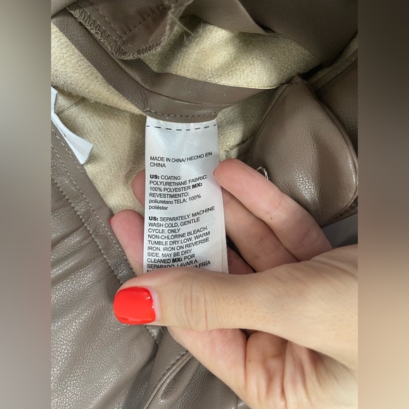 NWOT Chico’s Faux Leather Wide Leg Cropped Pants Tan Fall Fashion Size 3 (16) - Picture 11 of 11